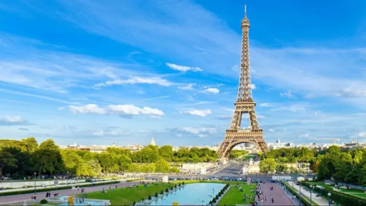 Kinh tế Pháp tăng trưởng vượt dự báo trong Quý III